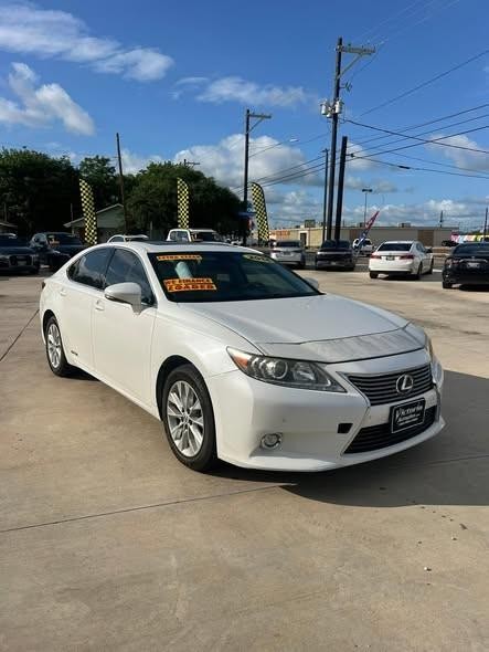 Lexus ES 300h Hybrid - Victoria TX