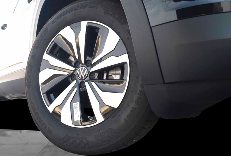 Volkswagen Atlas Vehicle Image 03