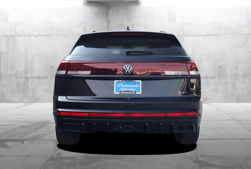 Volkswagen Atlas Cross Sport Vehicle Image 06