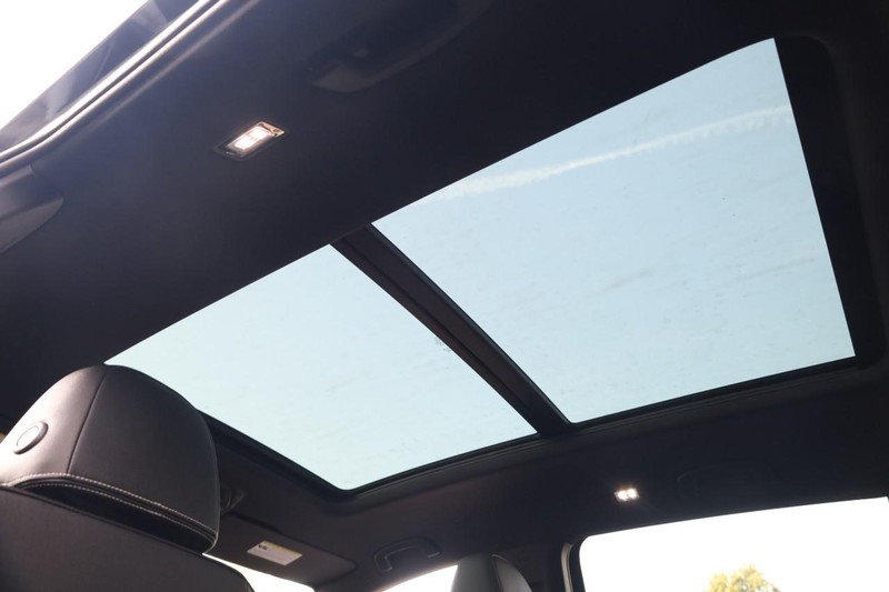 Volkswagen Atlas Cross Sport Vehicle Image 11