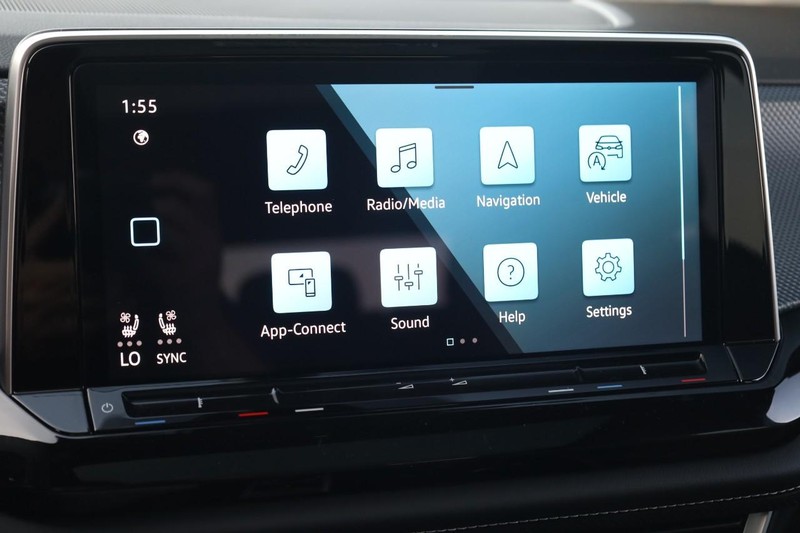 Volkswagen Atlas Cross Sport Vehicle Image 14