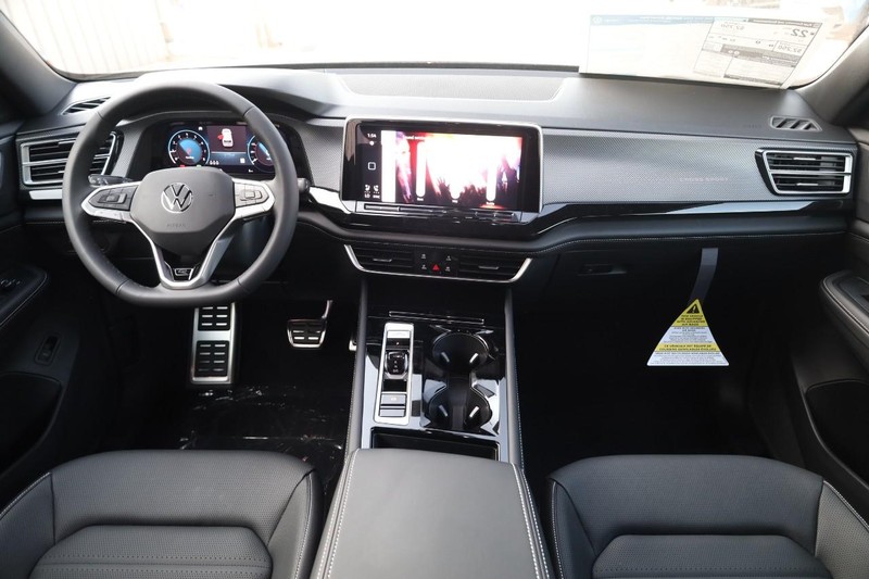 Volkswagen Atlas Cross Sport Vehicle Image 26