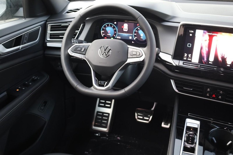 Volkswagen Atlas Cross Sport Vehicle Image 27