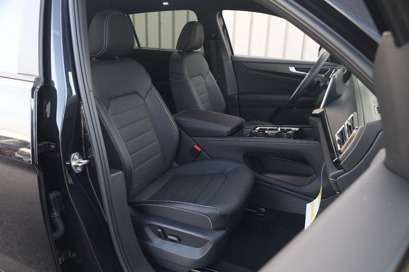 Volkswagen Atlas Cross Sport Vehicle Image 28