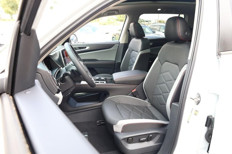 Volkswagen Atlas Vehicle Image 10