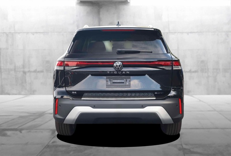 Volkswagen Tiguan Vehicle Image 06