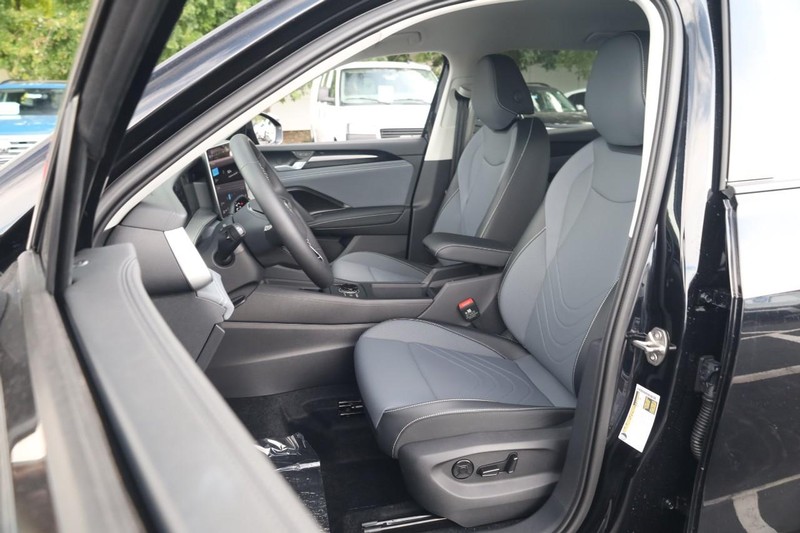 Volkswagen Tiguan Vehicle Image 08