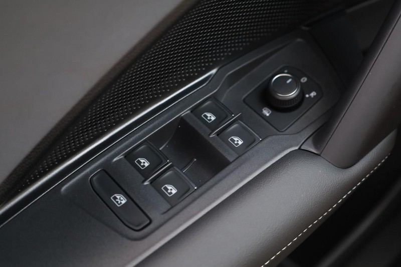 Volkswagen Tiguan Vehicle Image 17