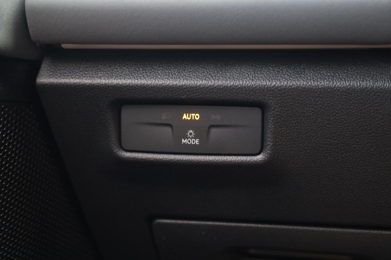 Volkswagen Tiguan Vehicle Image 18