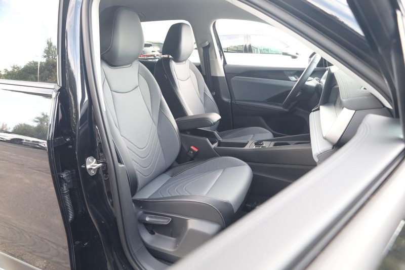 Volkswagen Tiguan Vehicle Image 23