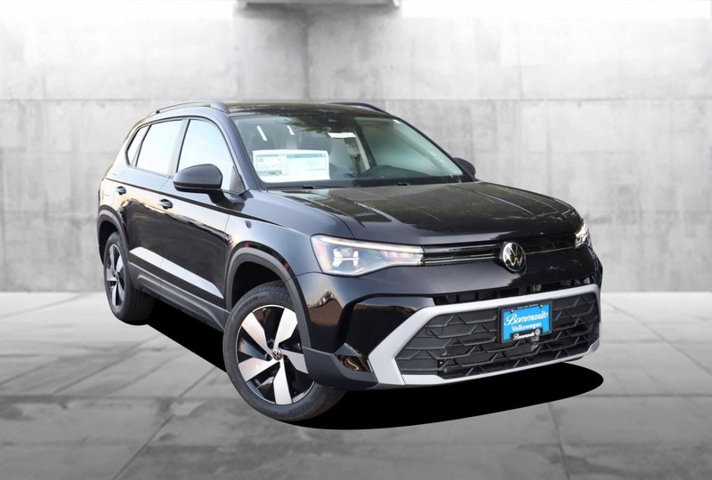 Volkswagen Taos Vehicle Image 02