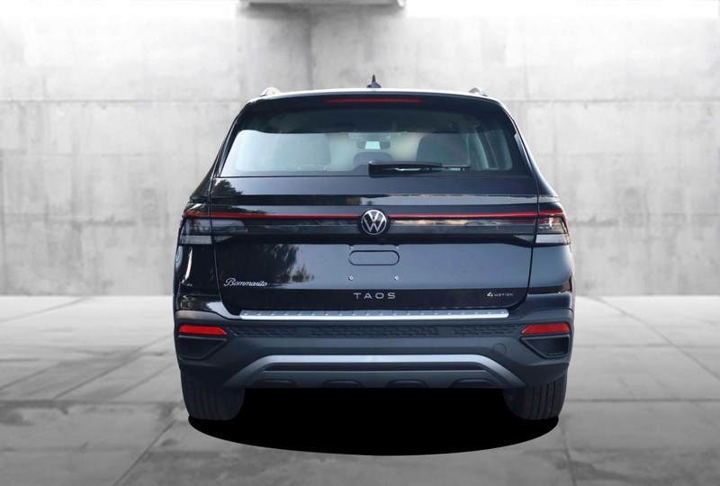 Volkswagen Taos Vehicle Image 06