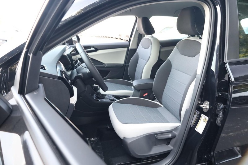 Volkswagen Taos Vehicle Image 08