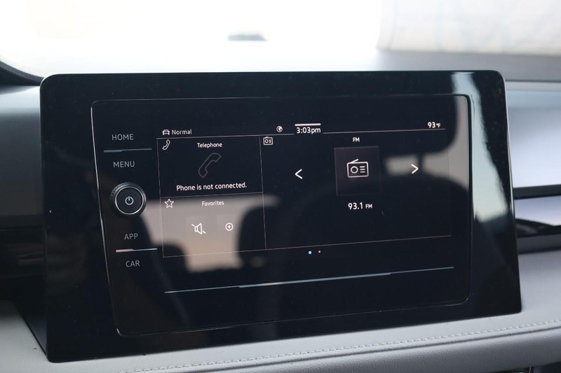 Volkswagen Taos Vehicle Image 11