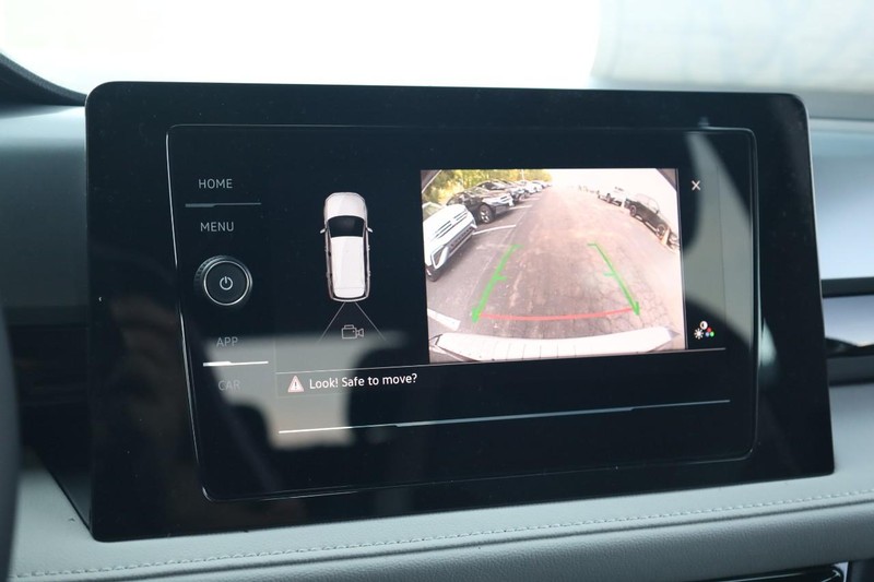 Volkswagen Taos Vehicle Image 12