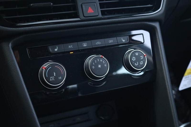 Volkswagen Taos Vehicle Image 13