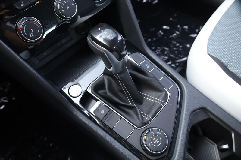 Volkswagen Taos Vehicle Image 15