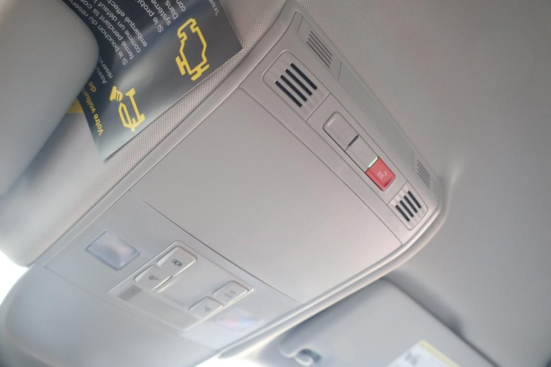 Volkswagen Taos Vehicle Image 16