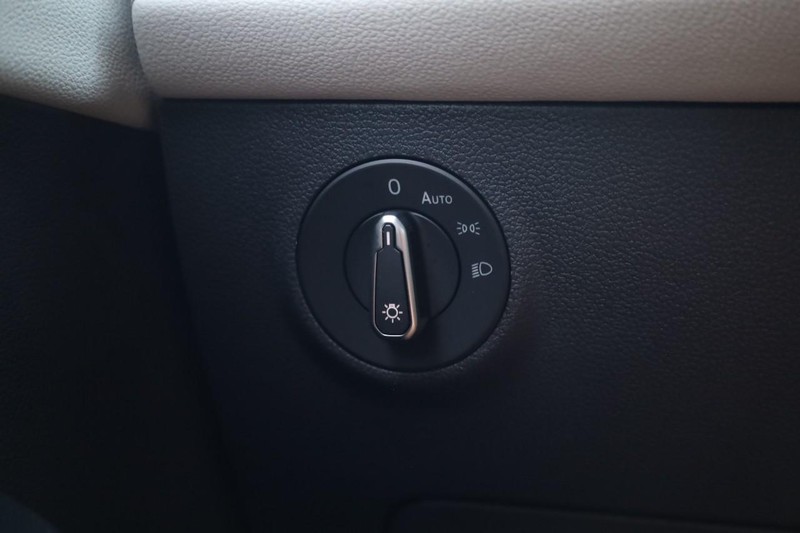 Volkswagen Taos Vehicle Image 18