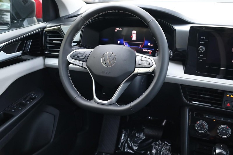 Volkswagen Taos Vehicle Image 22