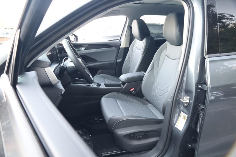 Volkswagen Tiguan Vehicle Image 08