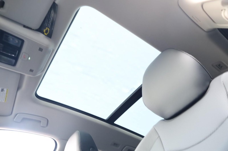 Volkswagen Tiguan Vehicle Image 09