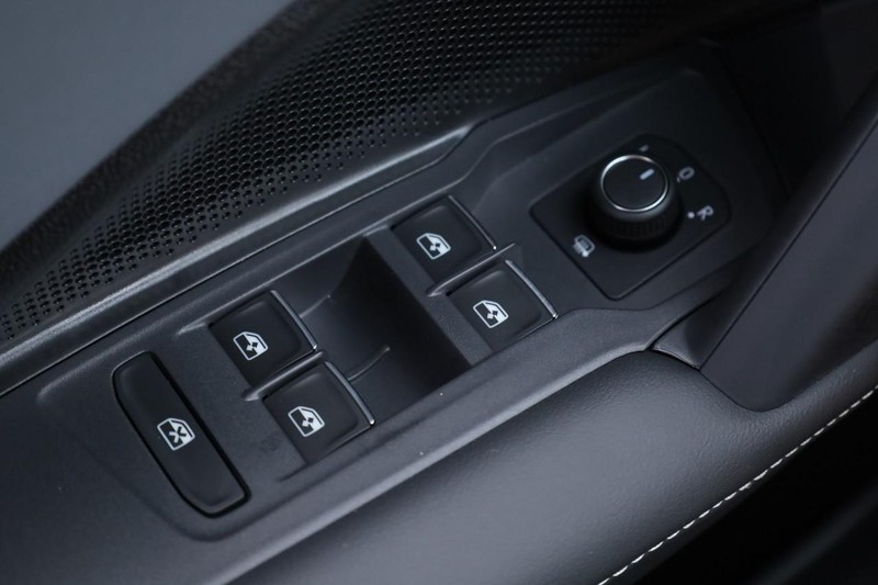 Volkswagen Tiguan Vehicle Image 19