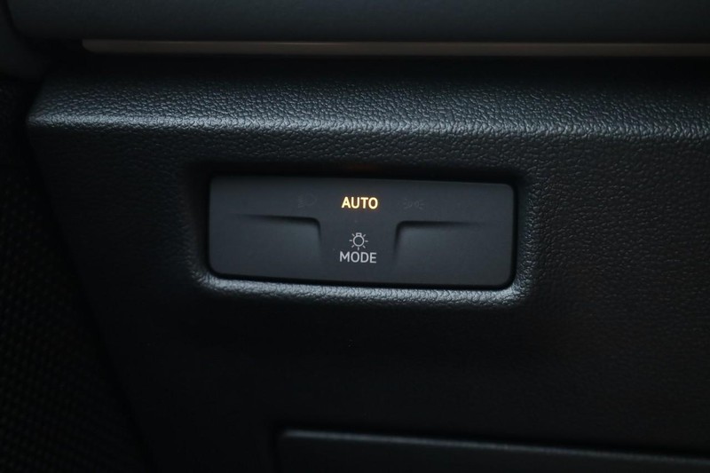 Volkswagen Tiguan Vehicle Image 20