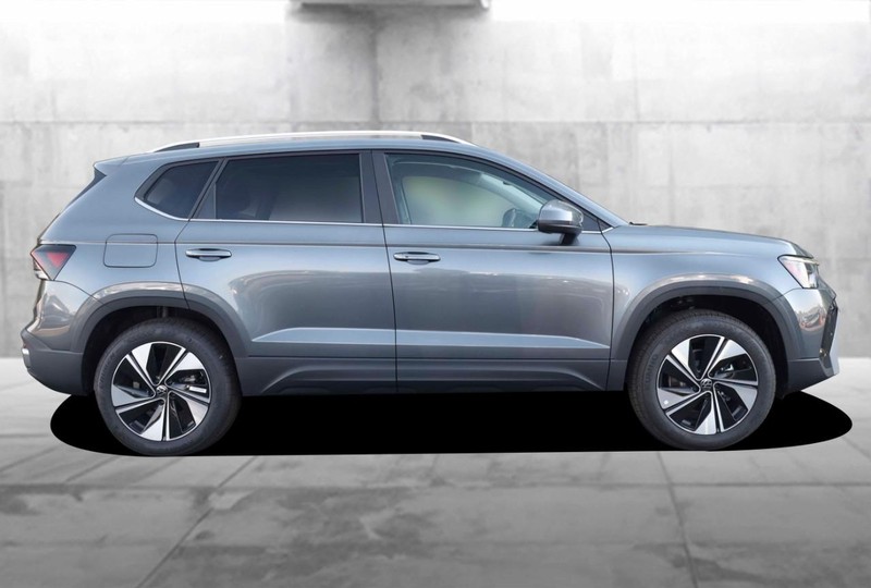 Volkswagen Taos Vehicle Image 05