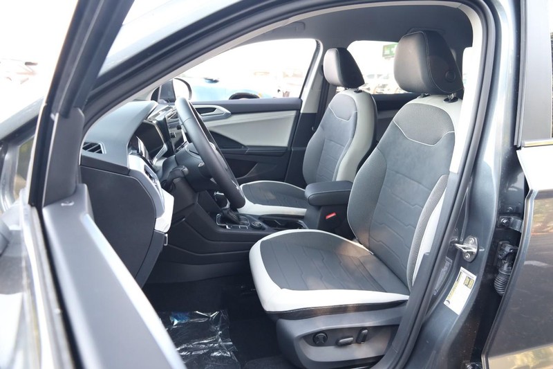 Volkswagen Taos Vehicle Image 08