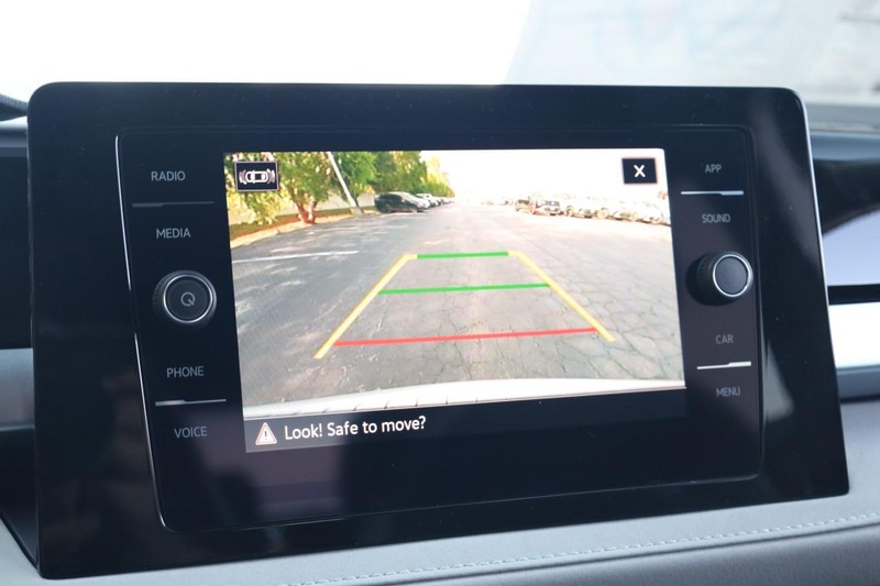 Volkswagen Taos Vehicle Image 12