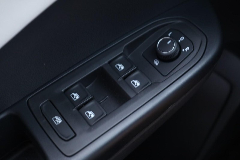 Volkswagen Taos Vehicle Image 17