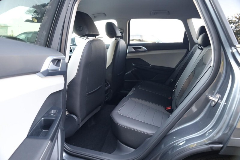 Volkswagen Taos Vehicle Image 20