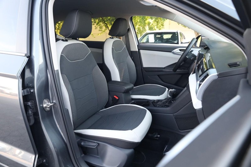 Volkswagen Taos Vehicle Image 24