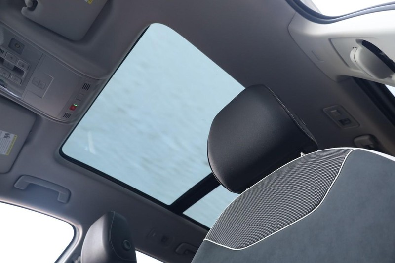 Volkswagen Taos Vehicle Image 09