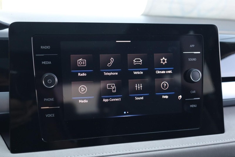 Volkswagen Taos Vehicle Image 13