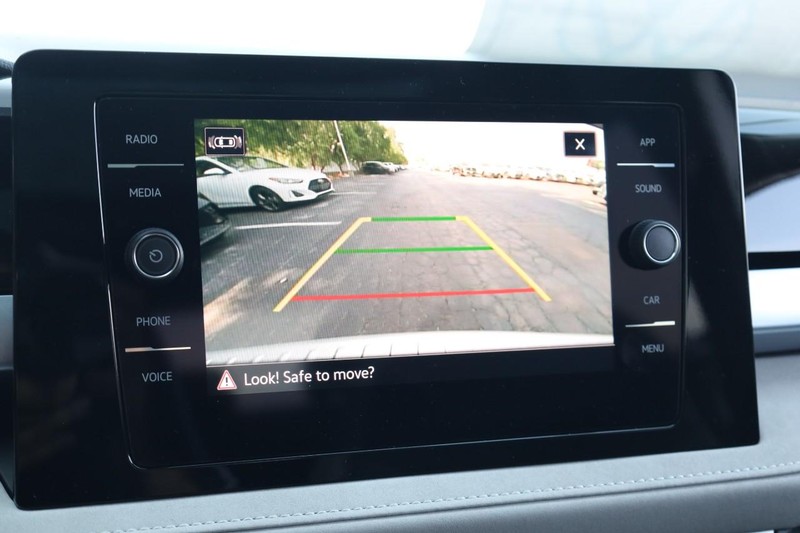 Volkswagen Taos Vehicle Image 14