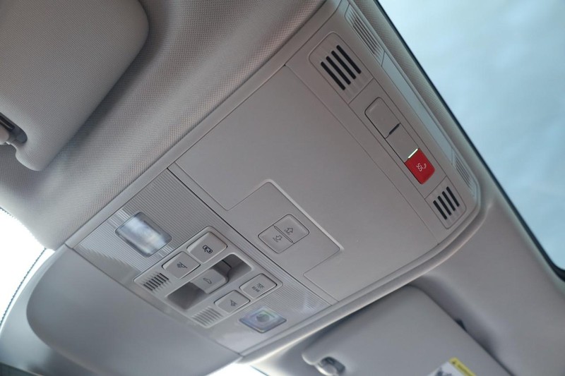 Volkswagen Taos Vehicle Image 18