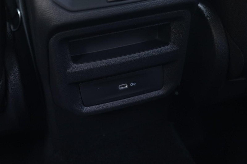 Volkswagen Taos Vehicle Image 23