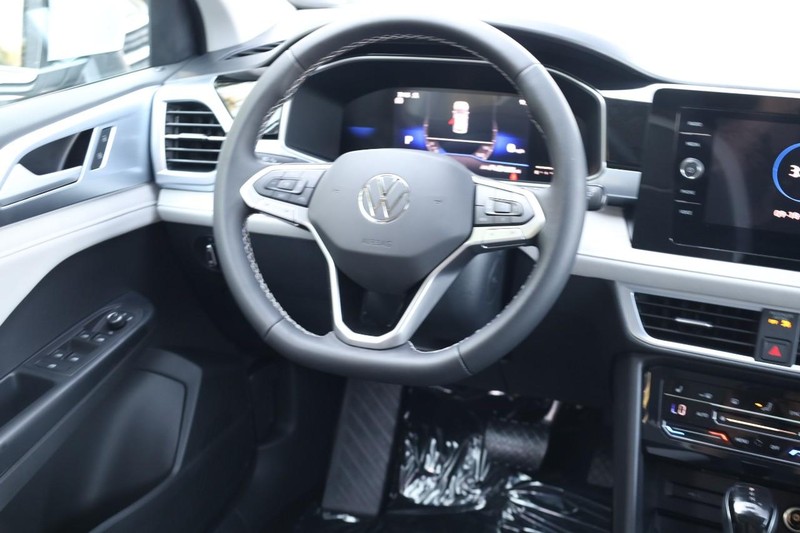 Volkswagen Taos Vehicle Image 25