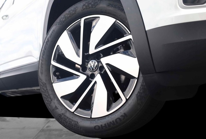 Volkswagen Atlas Vehicle Image 03