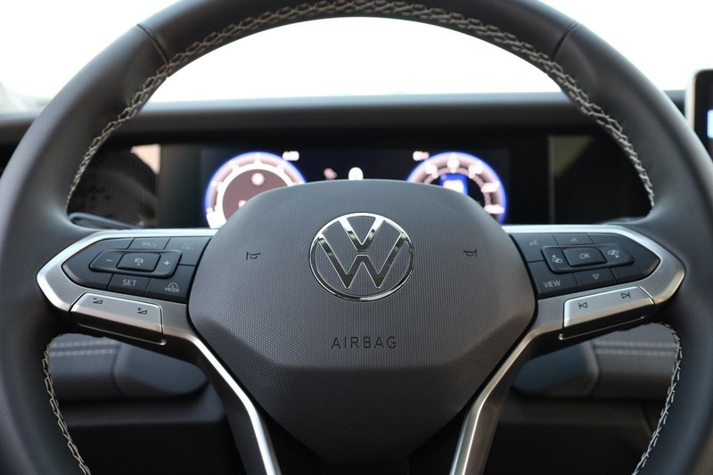 Volkswagen Tiguan Vehicle Image 11