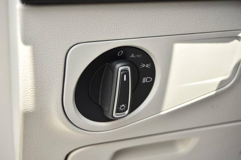 Volkswagen Tiguan Vehicle Image 11