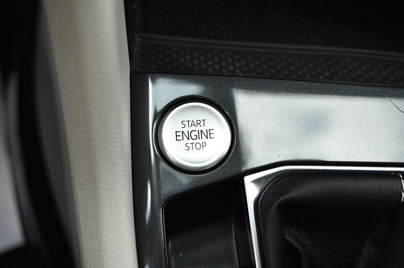 Volkswagen Tiguan Vehicle Image 17