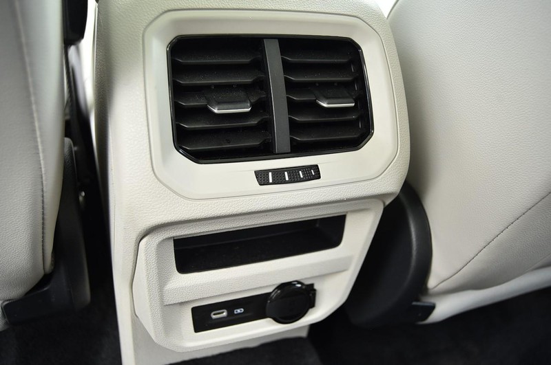 Volkswagen Tiguan Vehicle Image 23