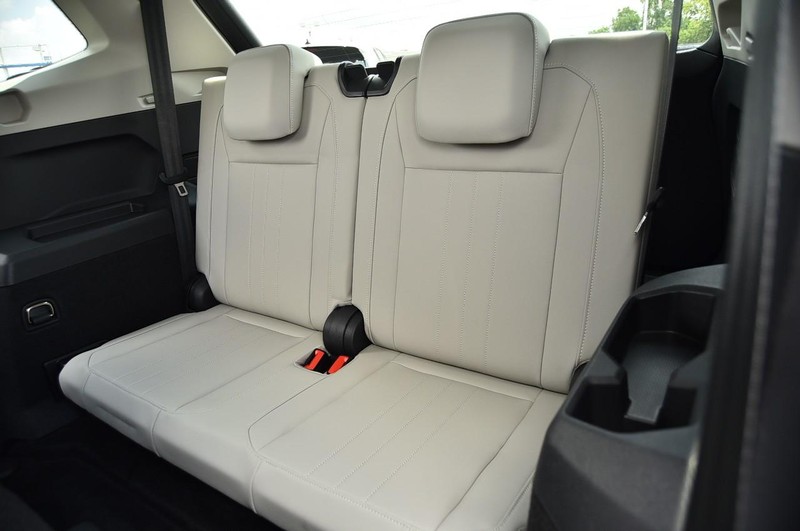 Volkswagen Tiguan Vehicle Image 24