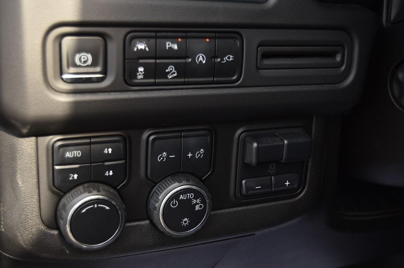 Chevrolet Tahoe Vehicle Image 11
