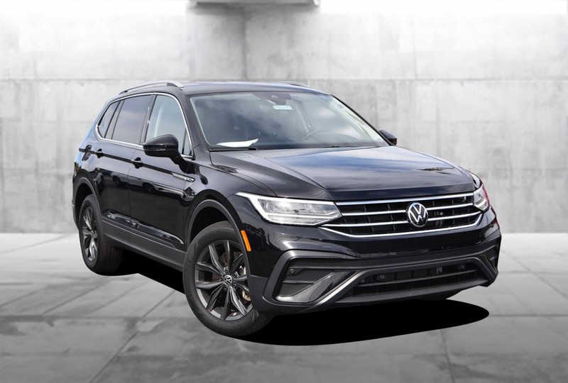 Volkswagen Tiguan Vehicle Image 02