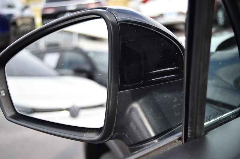 Volkswagen Tiguan Vehicle Image 10