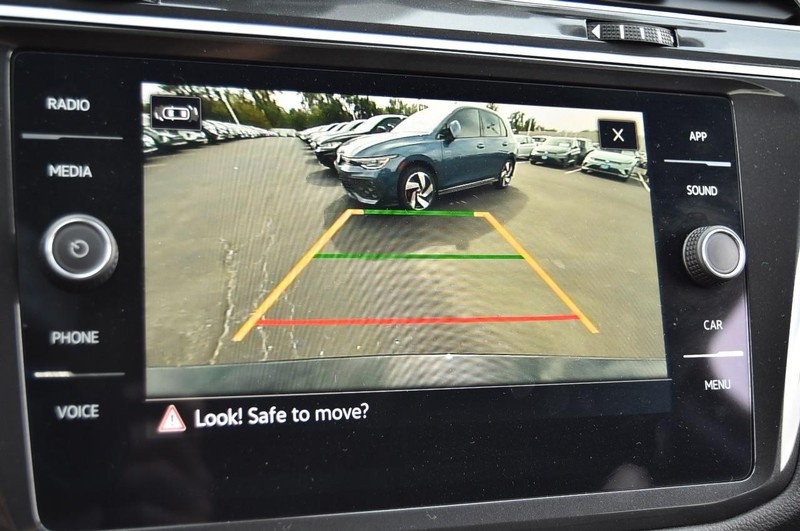 Volkswagen Tiguan Vehicle Image 13